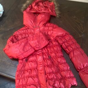 Guess red puffer coat with detachable fur hood. Small.